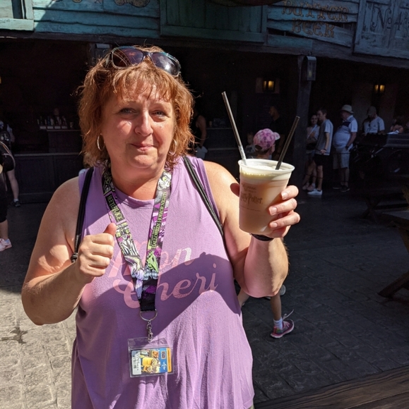 Meet your Posher, Lisa - Picture 2 of 3